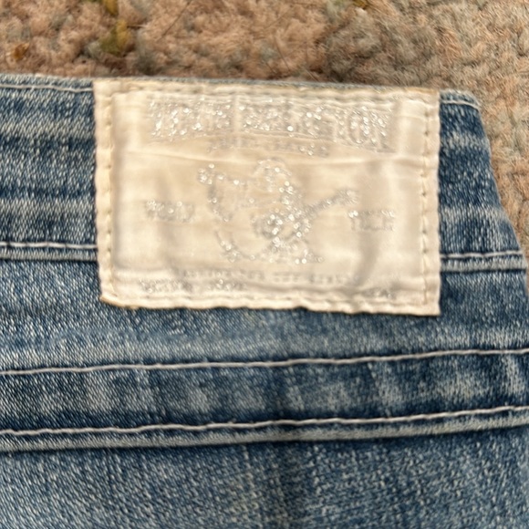 TRUE RELIGION ✨ Skinny Jeans Light Wash Distressed Jeweled Rivets Size 26 - Picture 5 of 10